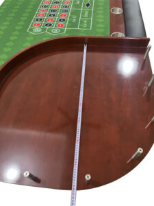 Roulette table for 32 inch wheel